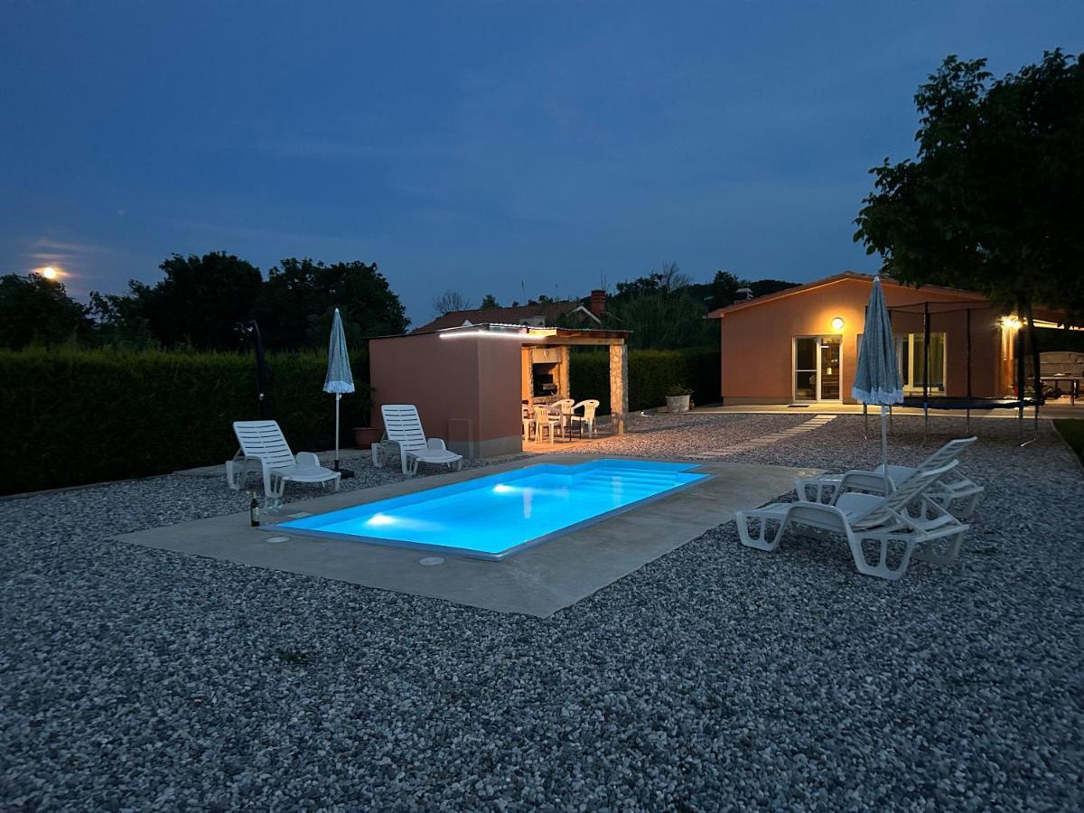 Dora House With Wifi And Outdoor Swimming Pool Villa Pula Exterior photo