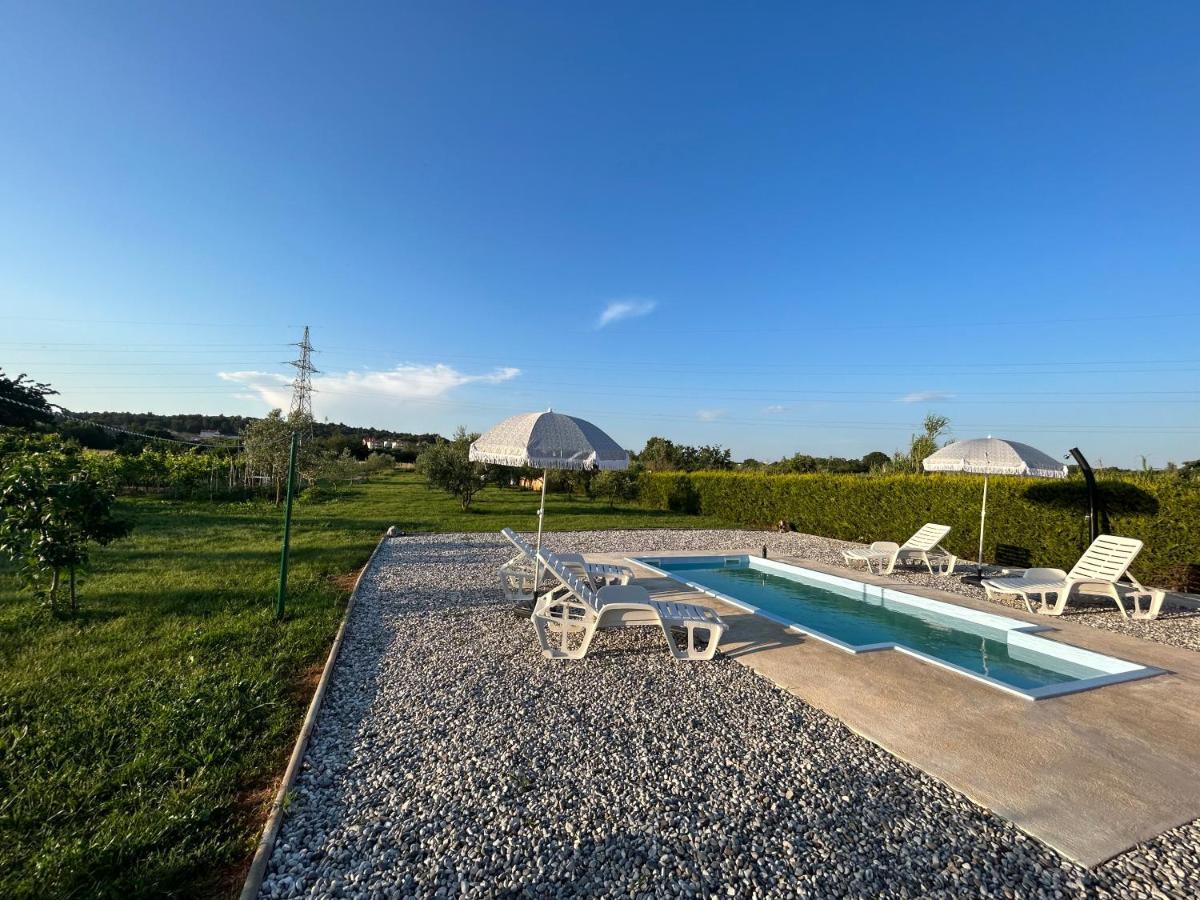 Dora House With Wifi And Outdoor Swimming Pool Villa Pula Exterior photo