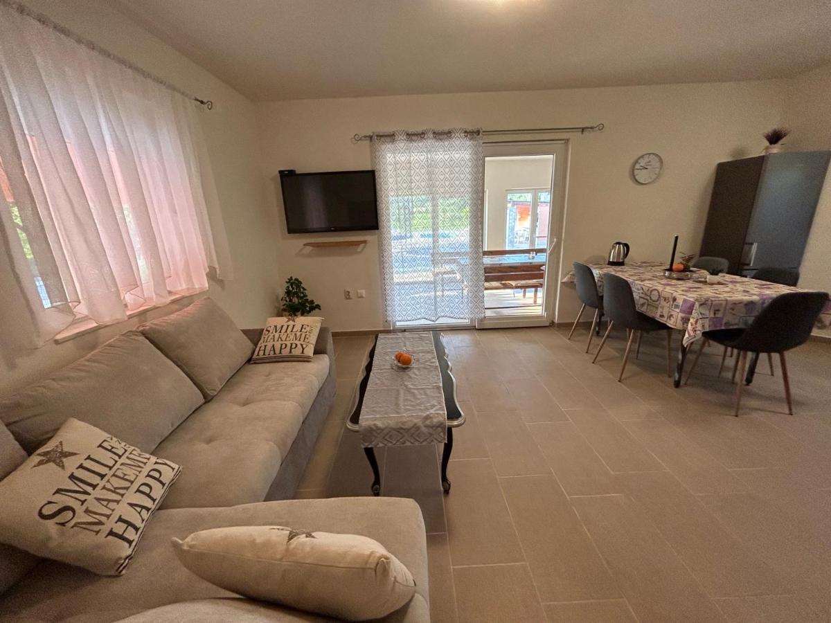 Dora House With Wifi And Outdoor Swimming Pool Villa Pula Exterior photo